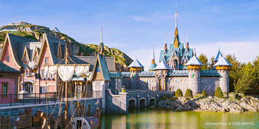 Scroll to discover the weekly winners of our Disneyland® Paris photo contest, chosen by our jury. We look forward to seeing your submissions, and thank you for taking part and spreading a little magic with us.